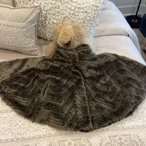 Faux fur capelette